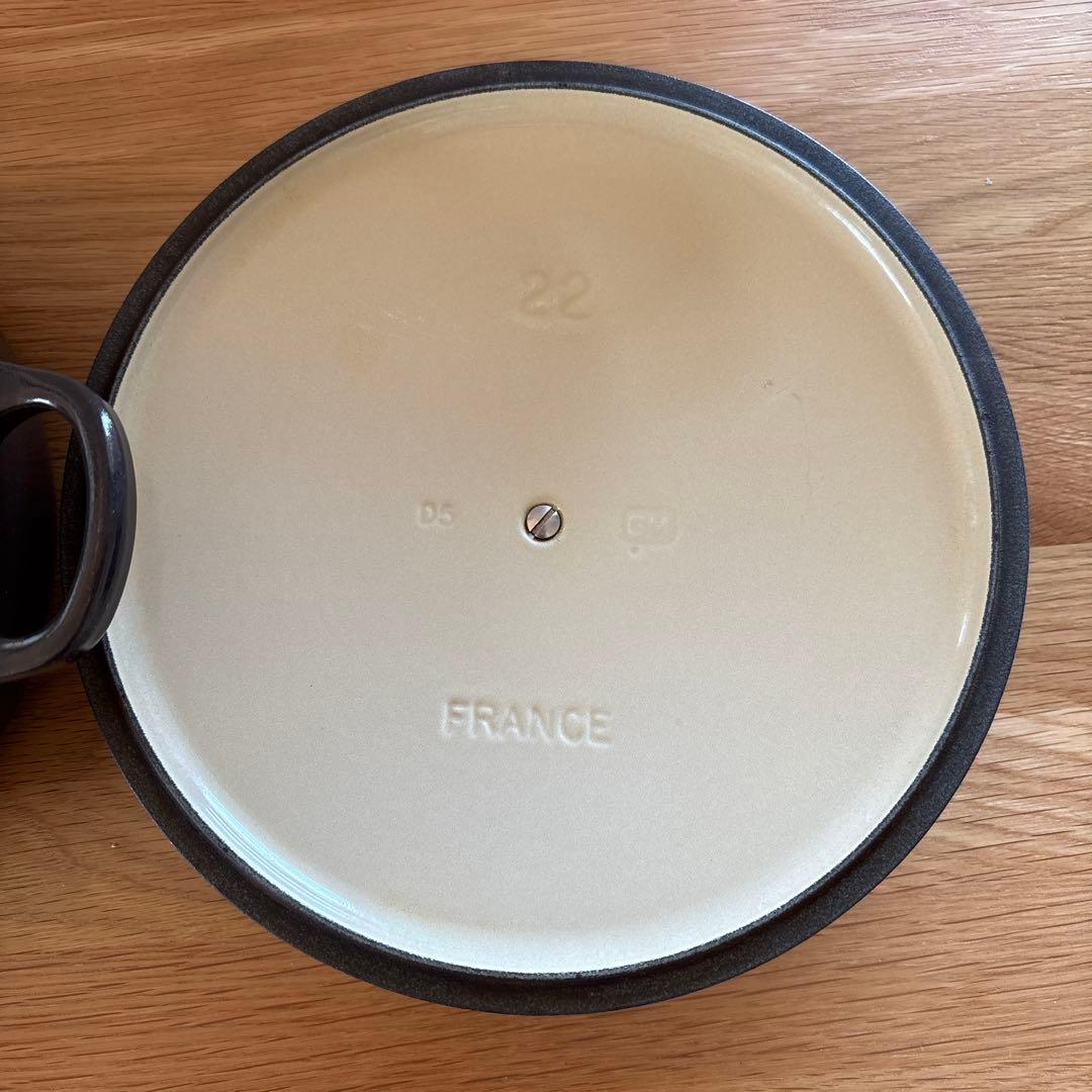 ル•クル-ゼ　LE CREUSET 両手鍋 茶色 22cm