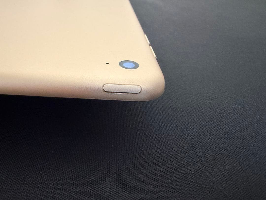 iPad Air2 ゴールド64GB 本体