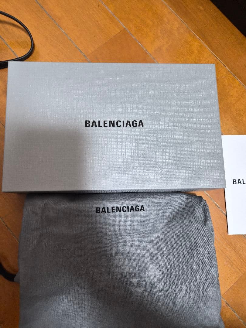BALENCIAGA バレンシアガ パスポートケース 箱 保存袋 付き