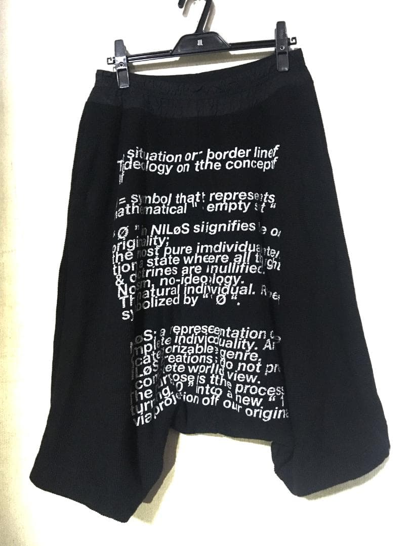最終値引き済！NILOS シームドクロッチパンツ 英字プリント