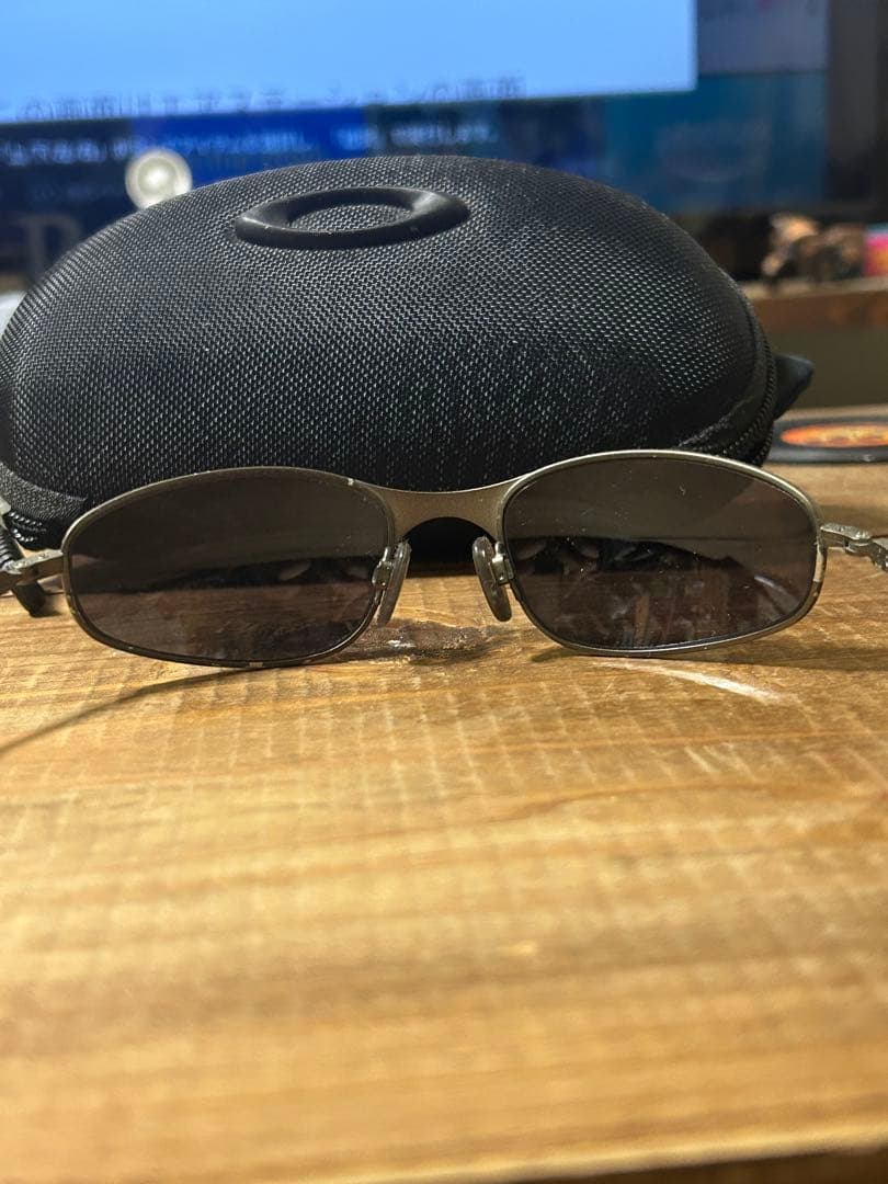 Oakley グレー サングラス ケース付き