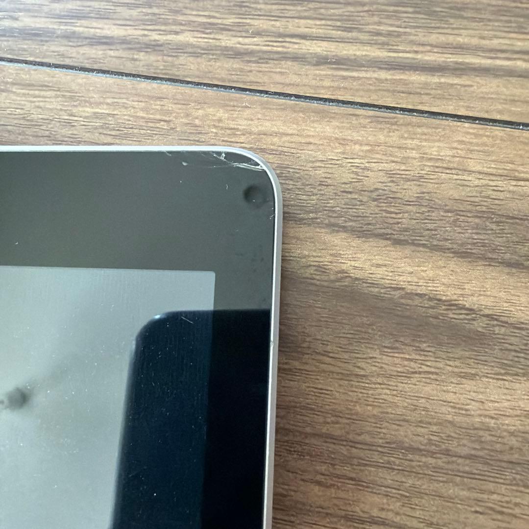iPad 第6世代 本体 画面傷あり