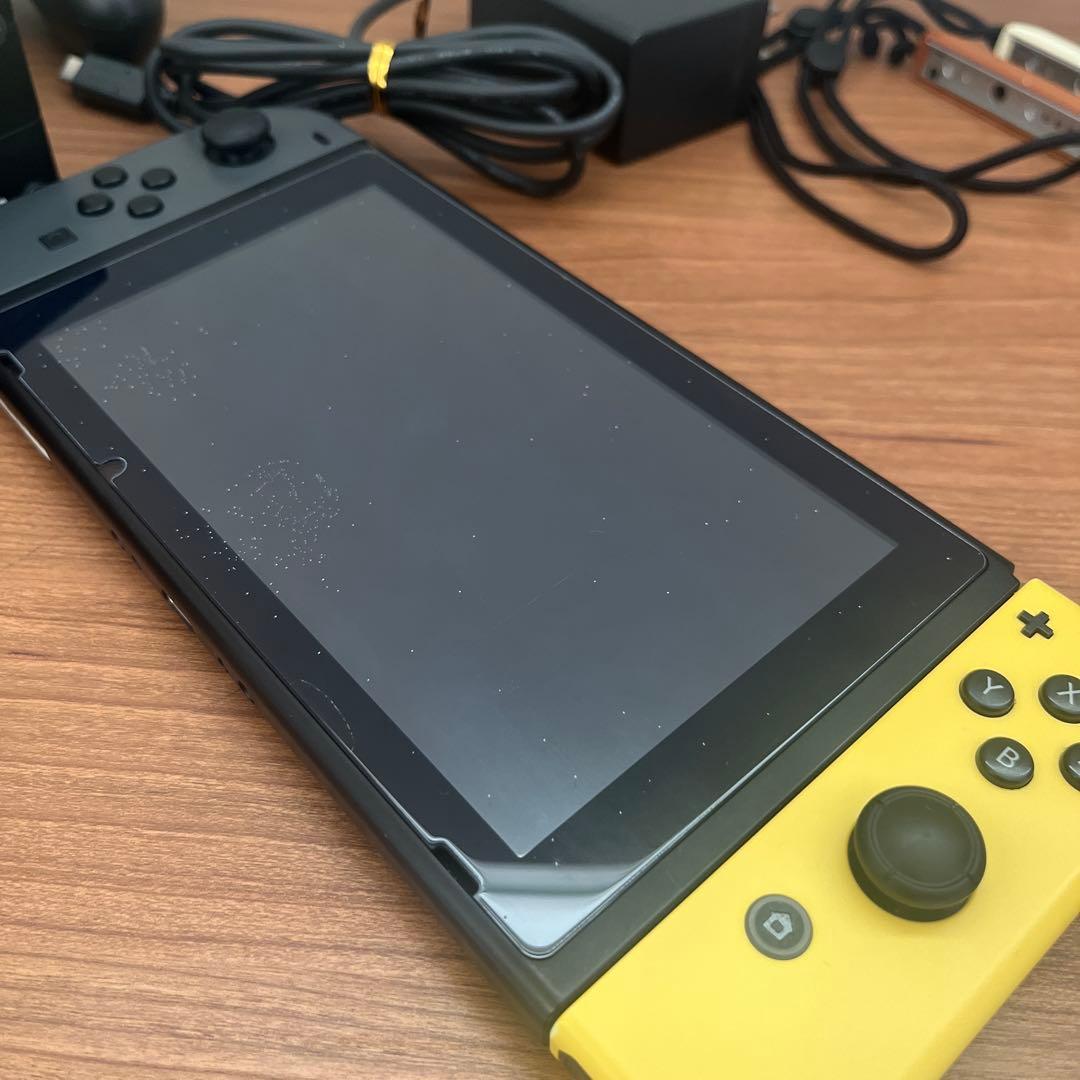 ピカチュウデザイン Nintendo Switch 一部付属品付 HDMIなし