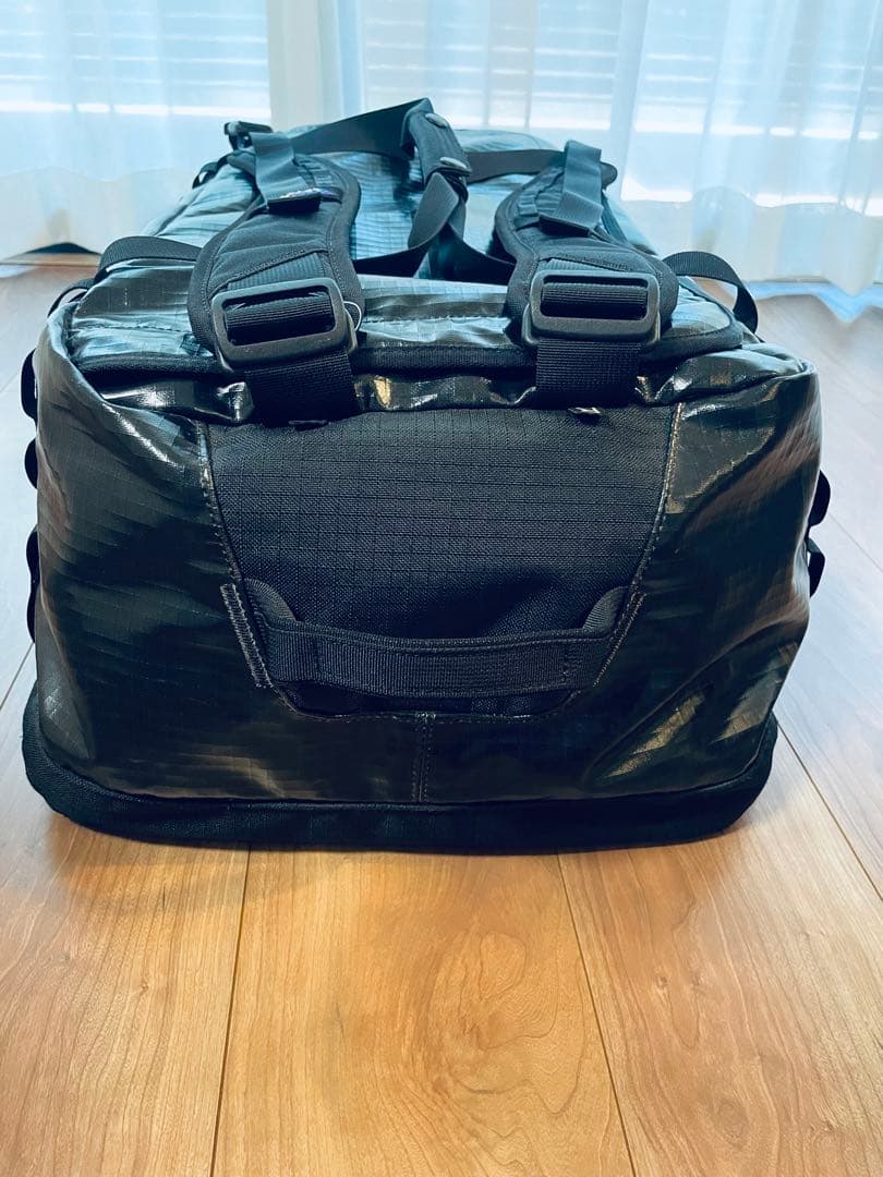 希少Patagonia ブラックホールダッフル Fitz Trout 55L