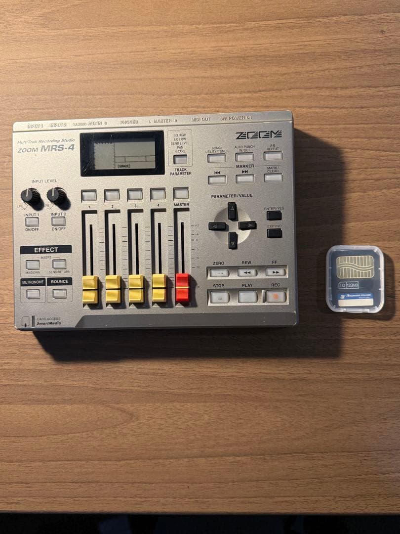 ZOOM デジタルレコーディングパック　MRS4 MRT3 ダイナミックマイク