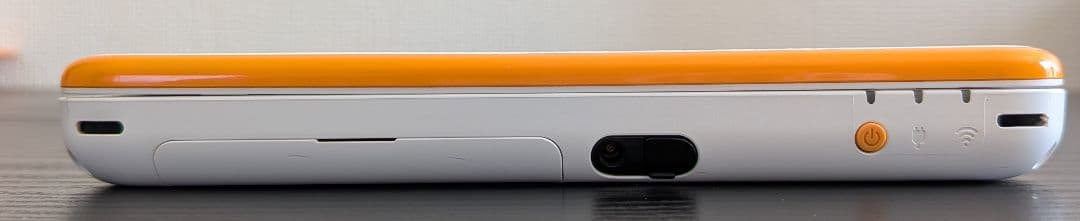 【液晶美品】Newニンテンドー2DS LL ホワイト×オレンジ