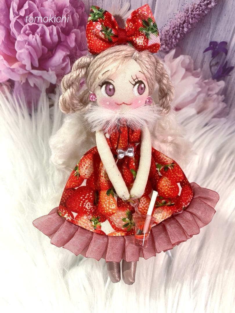 みえりん♥さん専用❤️いちご柄❤️ドールチャーム❤️ハンドメイド❤️カントリードール