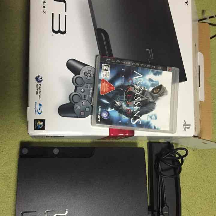 PS3本体、アサシンクリード、HDMIケーブル、ps3縦台