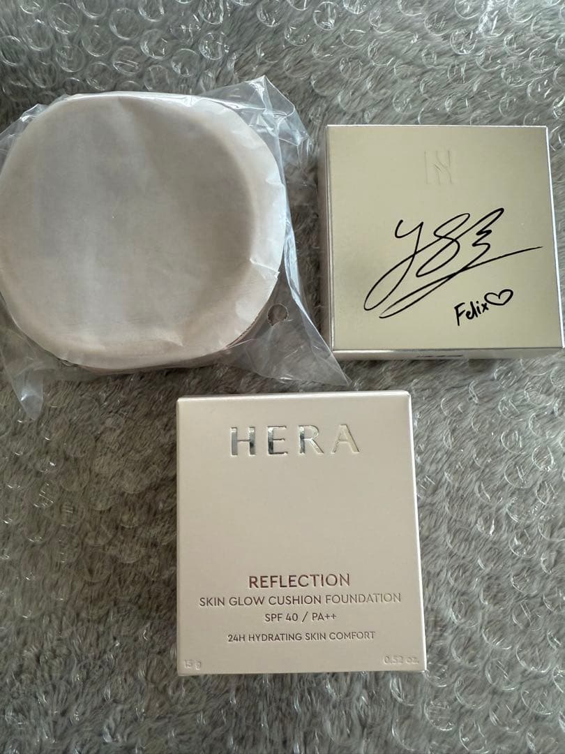 【未開封】HERA フィリックス サイン入り スキングロウクッション