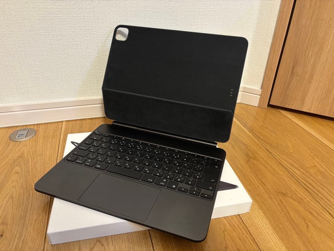 【美品&保証付】iPad pro (M4) 13インチ &マジックキーボード