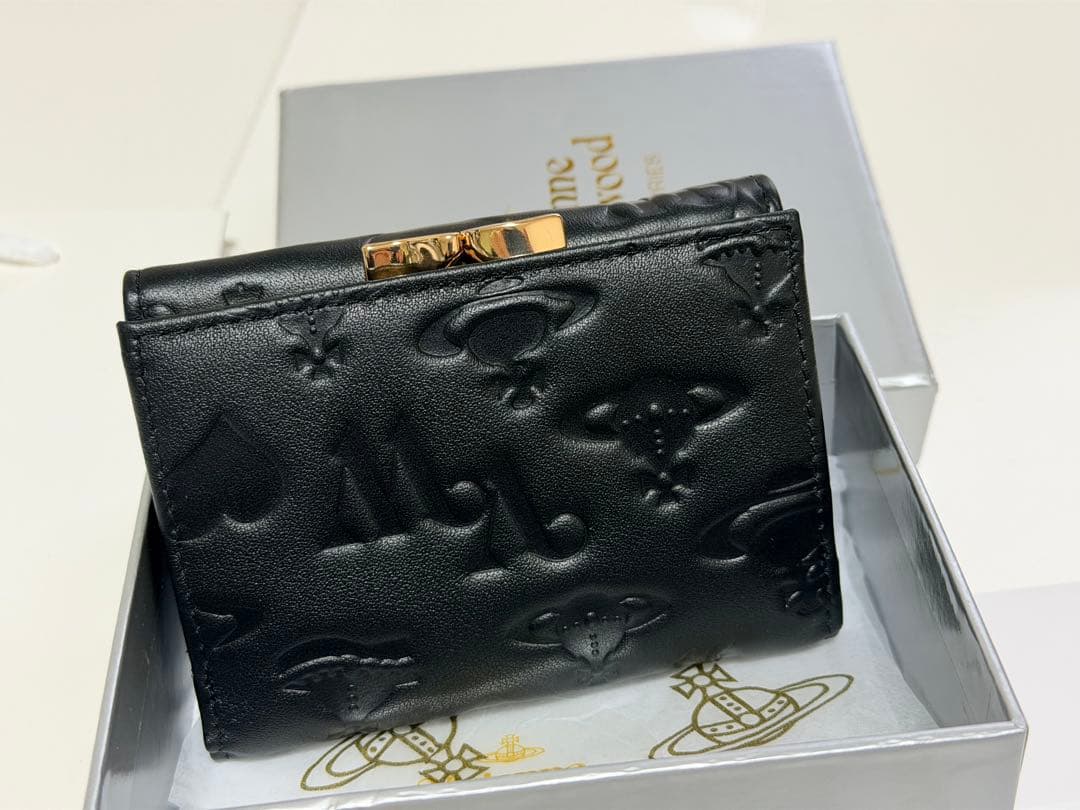 Vivienne Westwood ブラック　三つ折り財布 金マーク　adwj