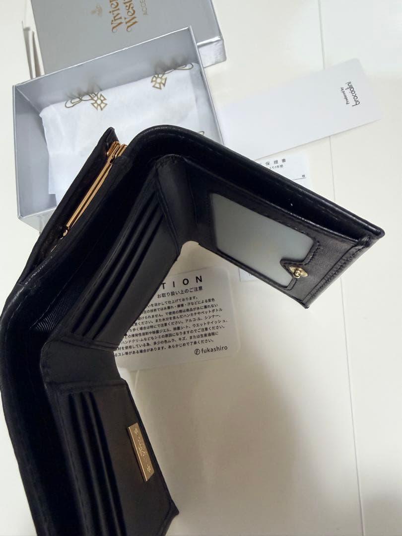 Vivienne Westwood ブラック　三つ折り財布 金マーク　adwj