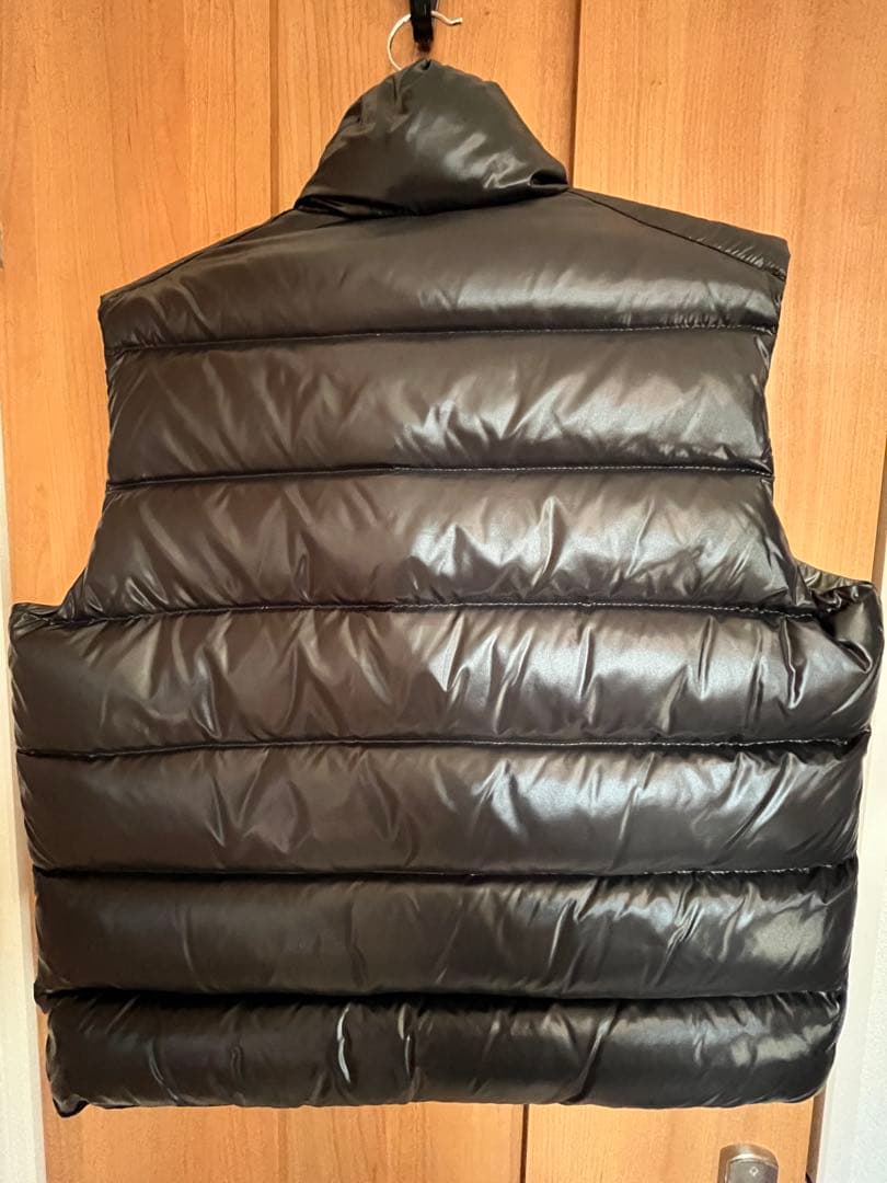 MONCLER メンズ　ダウンベスト