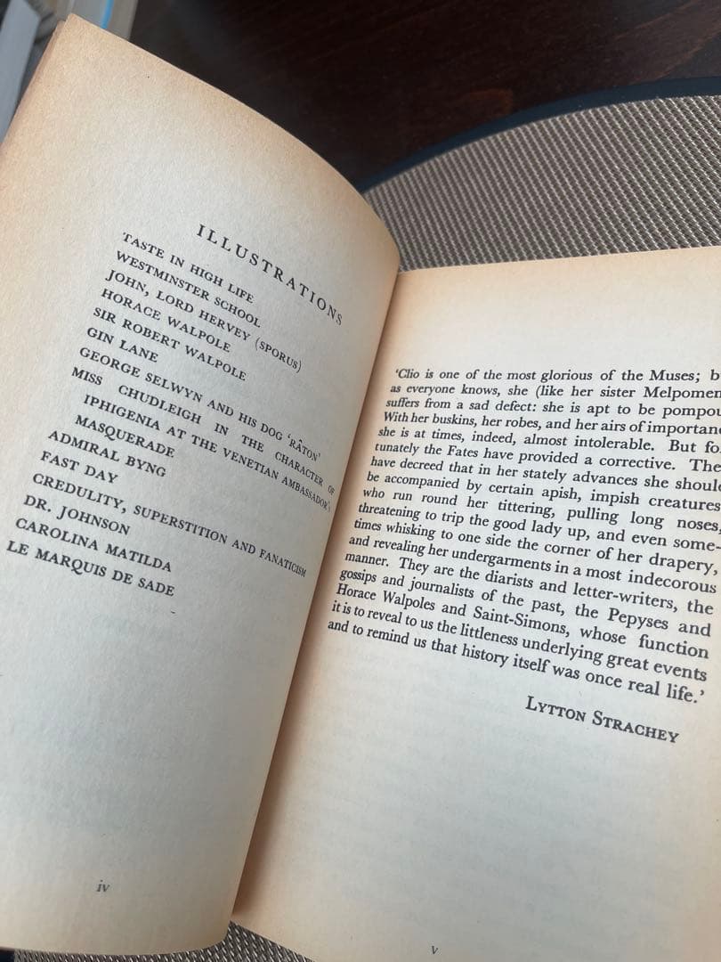 希少　The Age of Scandal T.H. White