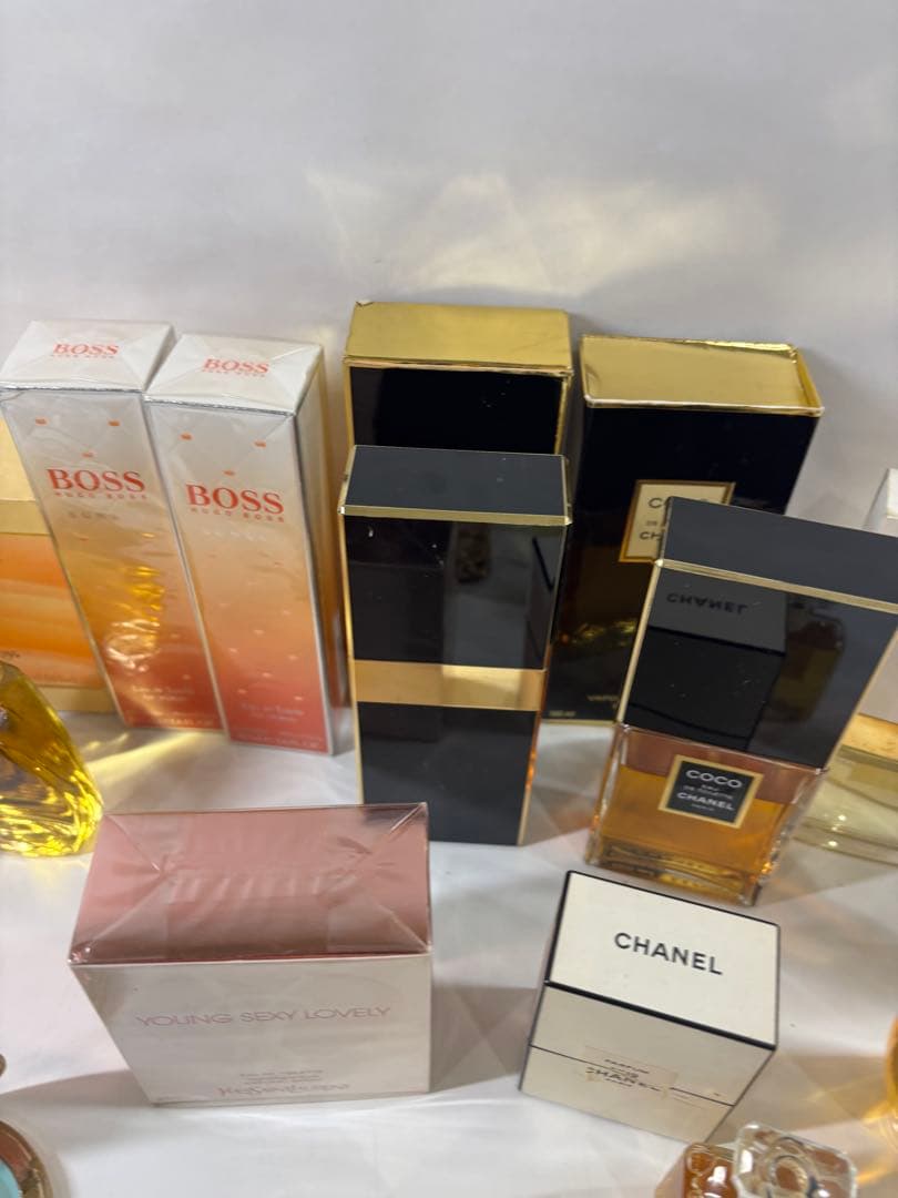 s*u様 シャネル Guerlain ミニ香水セットと香水まとめ売り