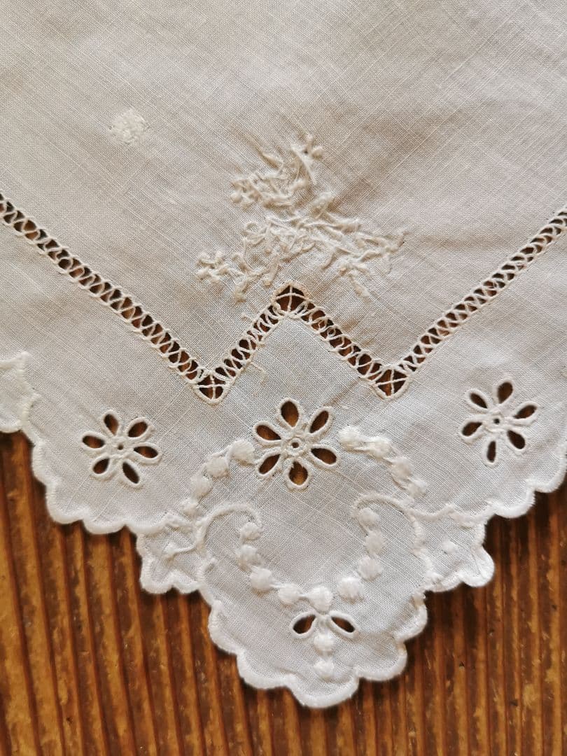 アンティーク フランス マリー花刺繍 オープンカットワーク アイレット ハンカチ
