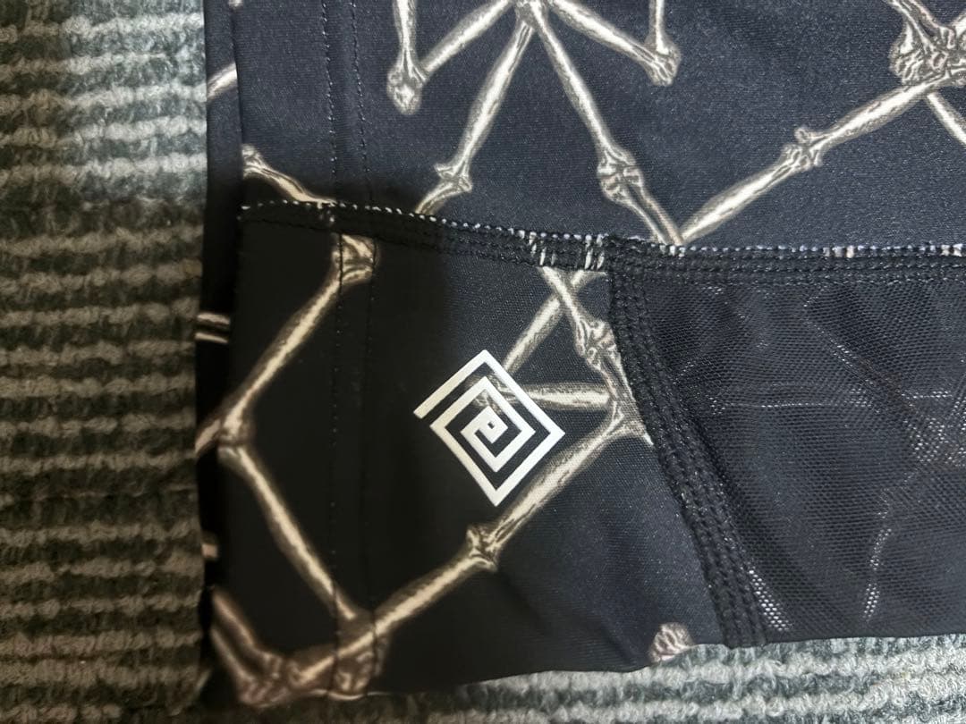 幾何学模様のストレッチボトムス