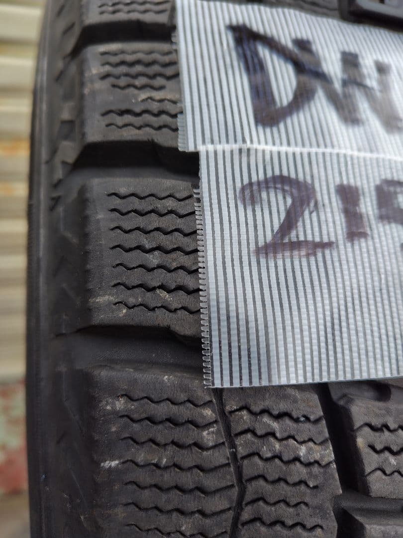 ダンロップウインターマックス 215/65R16 8分山