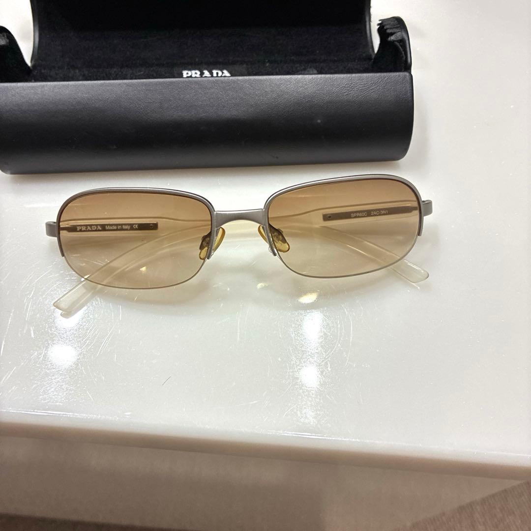 美品　PRADA　サングラス　ブラウンレンズ　シルバーフレーム
