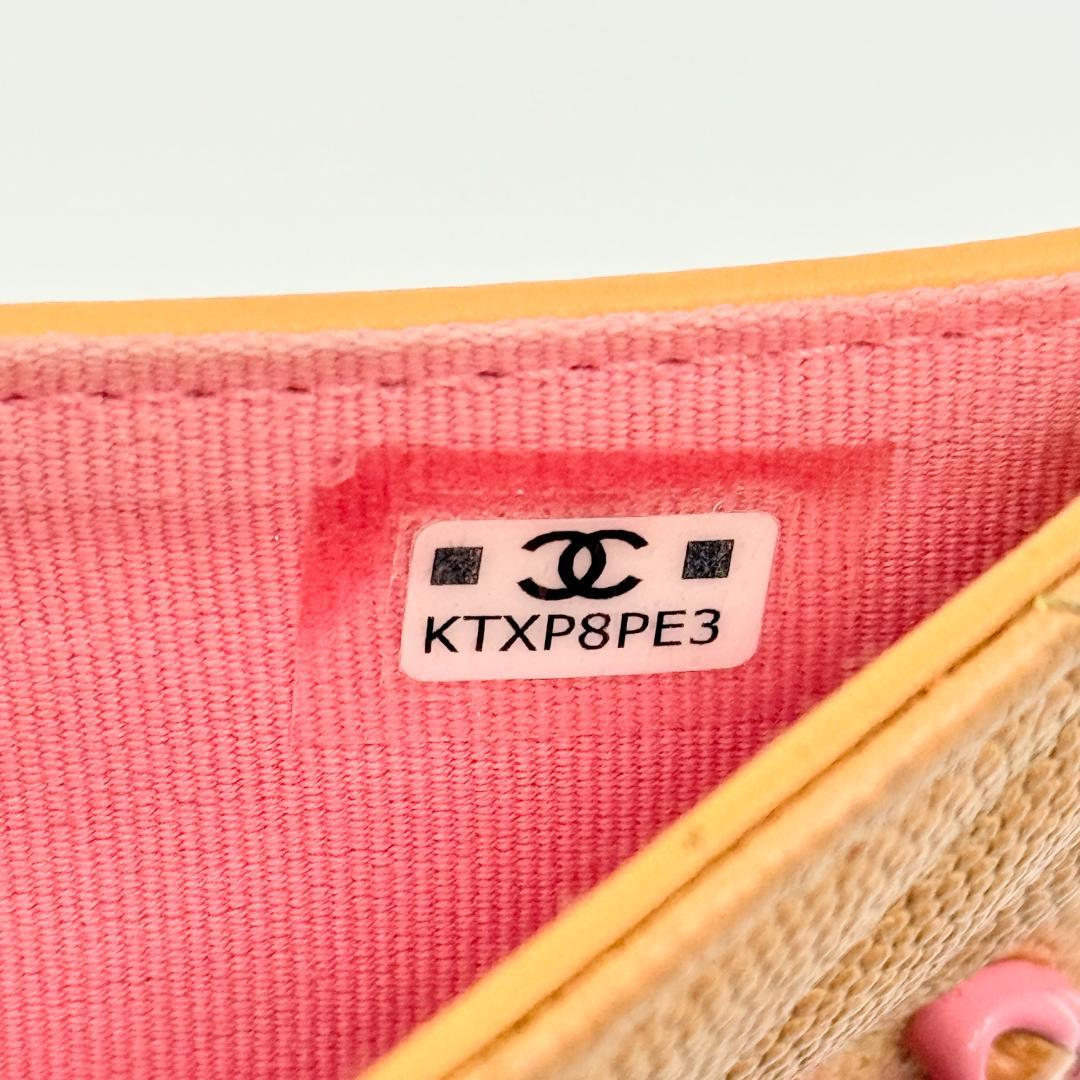 美品　CHANEL シャネル　19 ディズヌフ 二つ折り財布　キャビアスキン