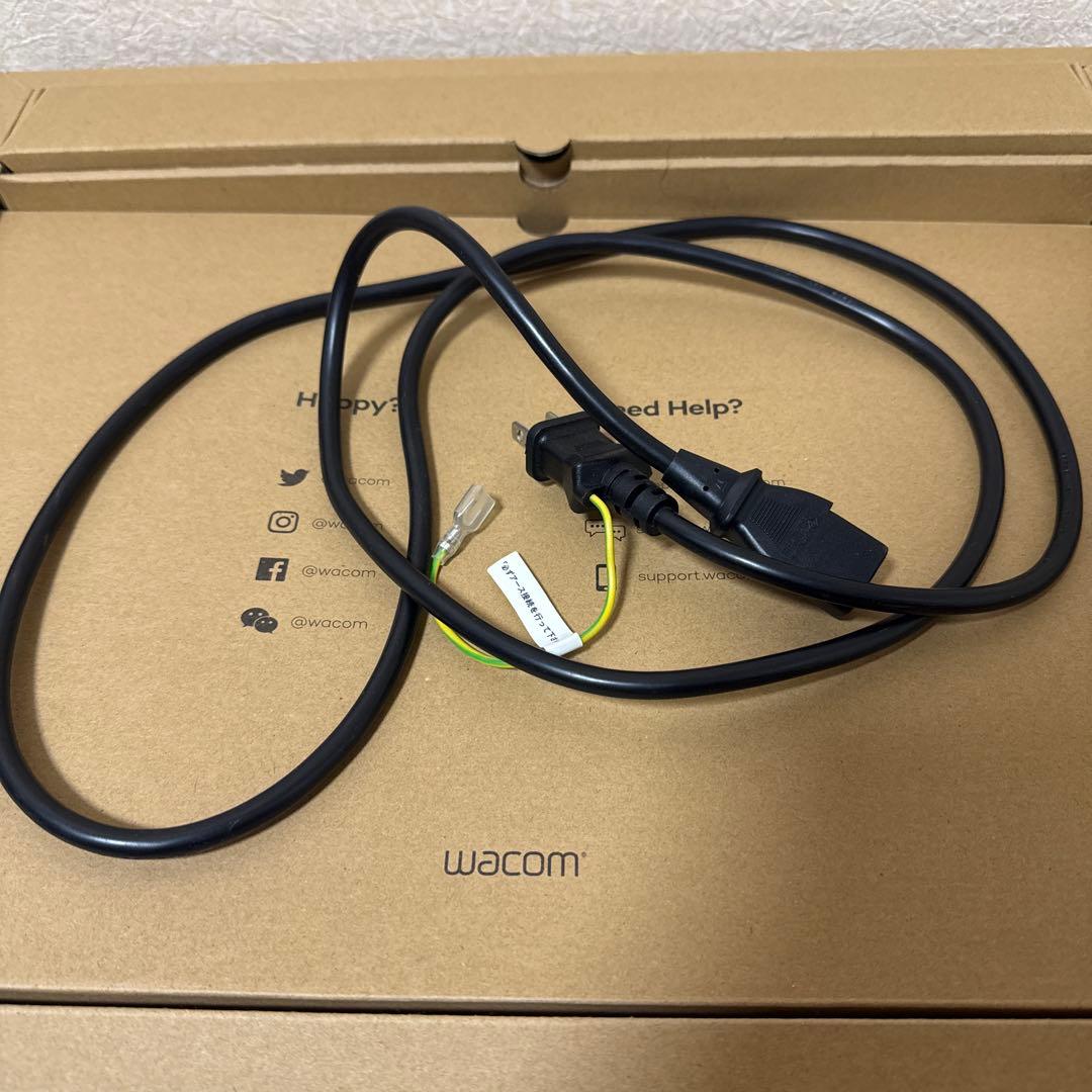 【値下げ中】Wacom Cintiq 16 USBハブ付き