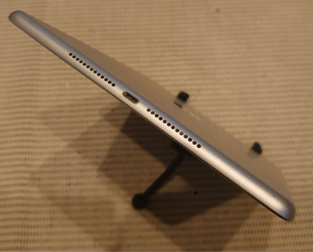 完動品SIMフリーiPad第6世代(A1954)本体32GB送料込BJF8D