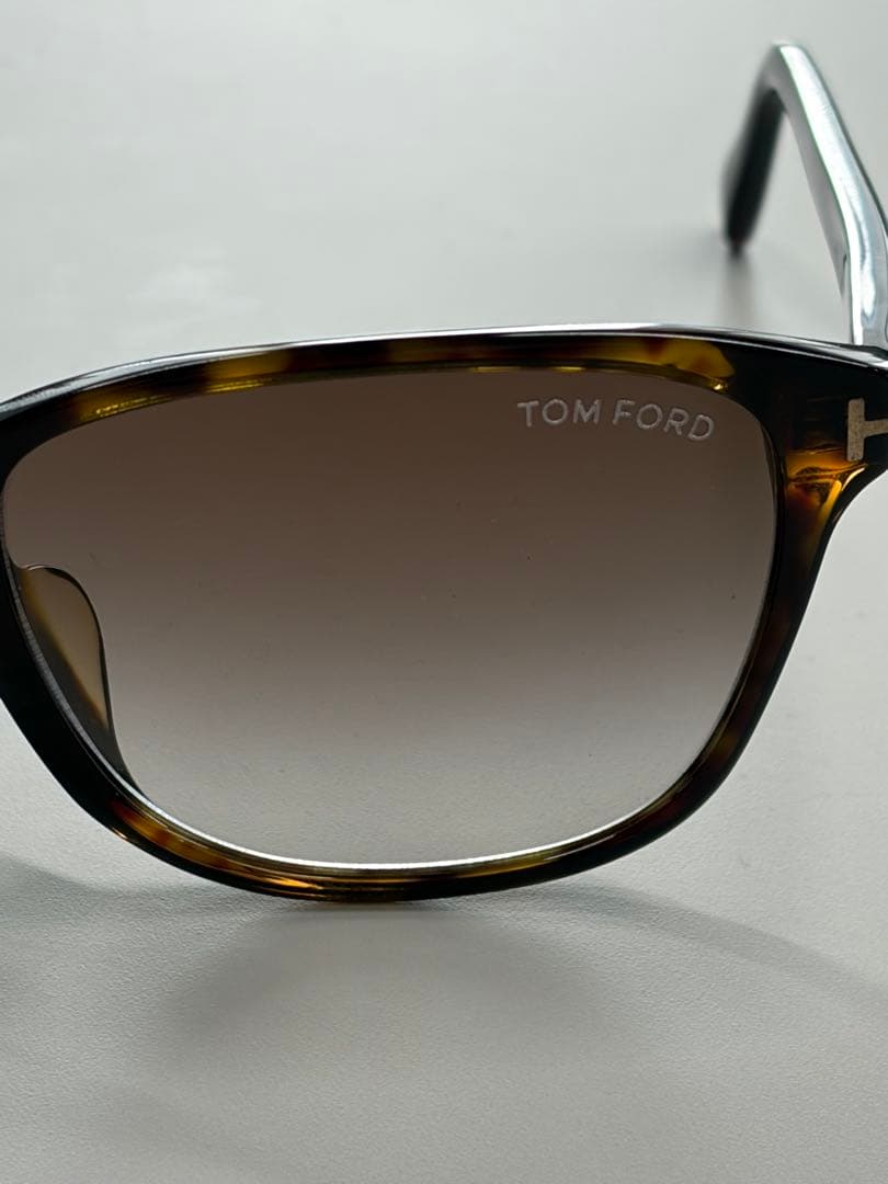TOM FORD サングラス ケース付き　Dana TF432-F 52G