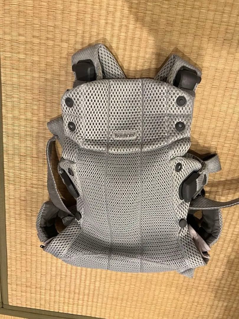 ベビーキャリア　ハーモニー　抱っこ紐 グレー メッシュ
