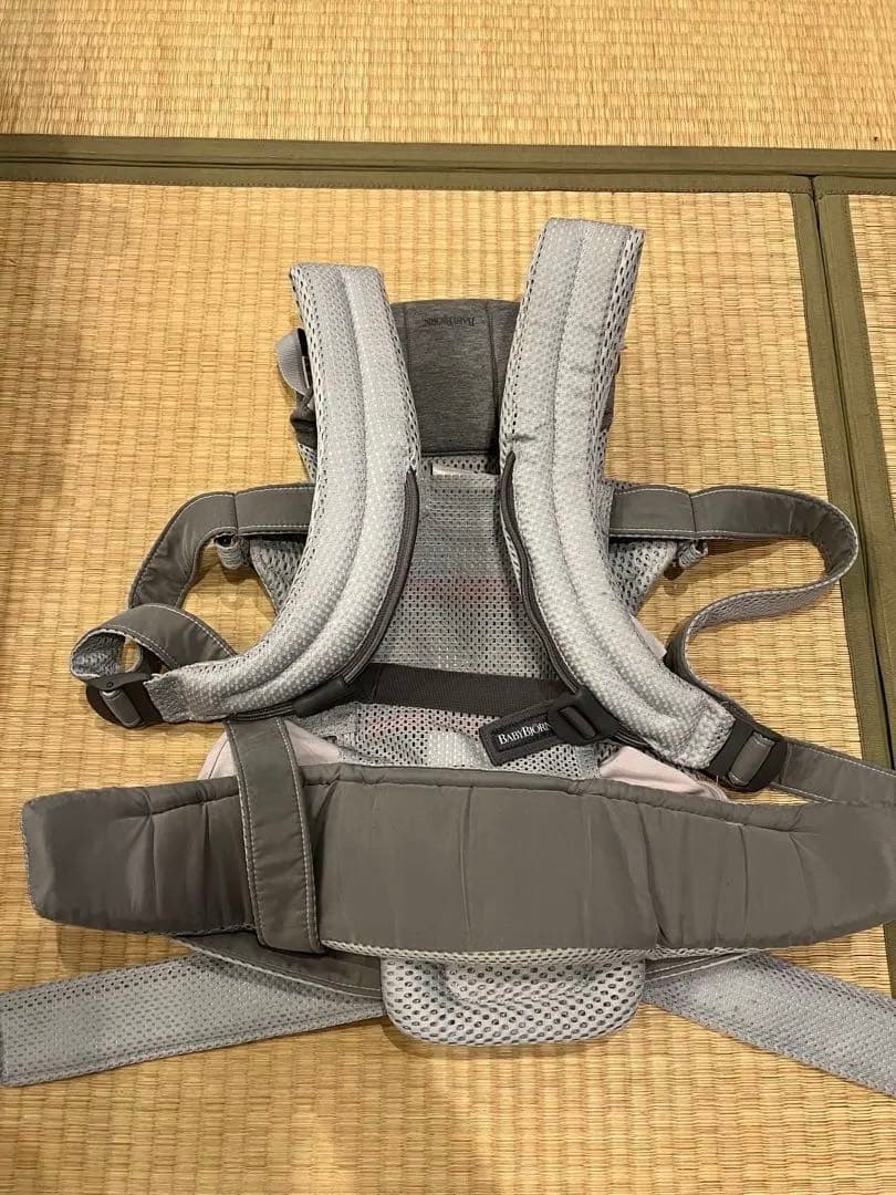 ベビーキャリア　ハーモニー　抱っこ紐 グレー メッシュ