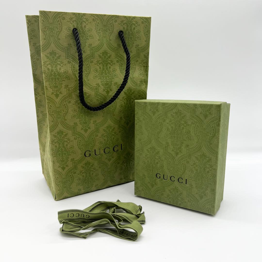 美品✨GUCCI　二つ折り財布　チェリー　GGスプリーム　インターロッキング
