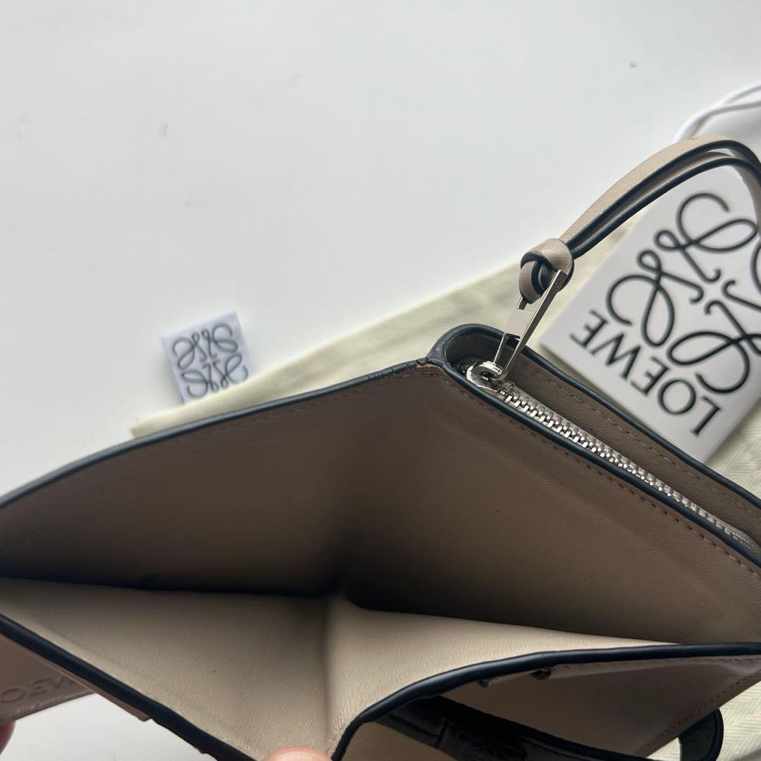 244 極上美品 LOEWE ロエベ 2つ折り財布