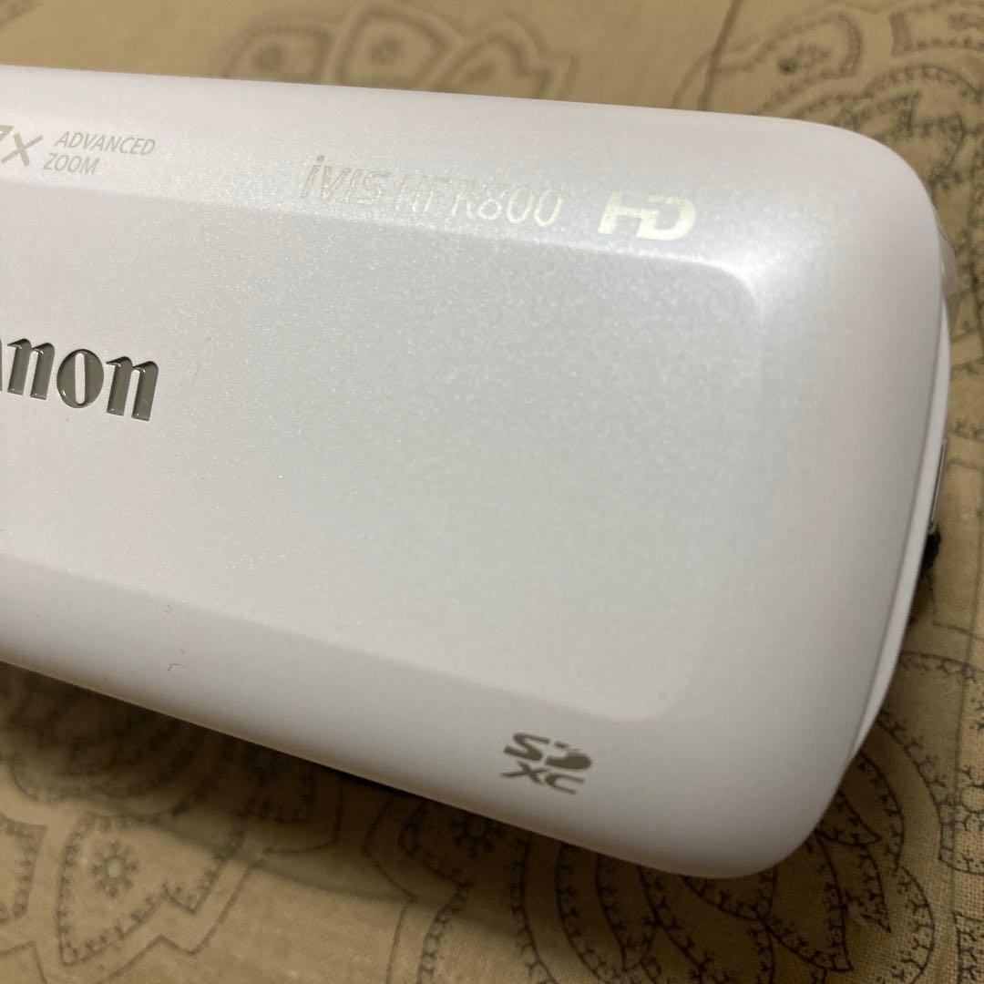 ほぼ新品 Canon iVIS HF R800 ホワイト ビデオカメラ
