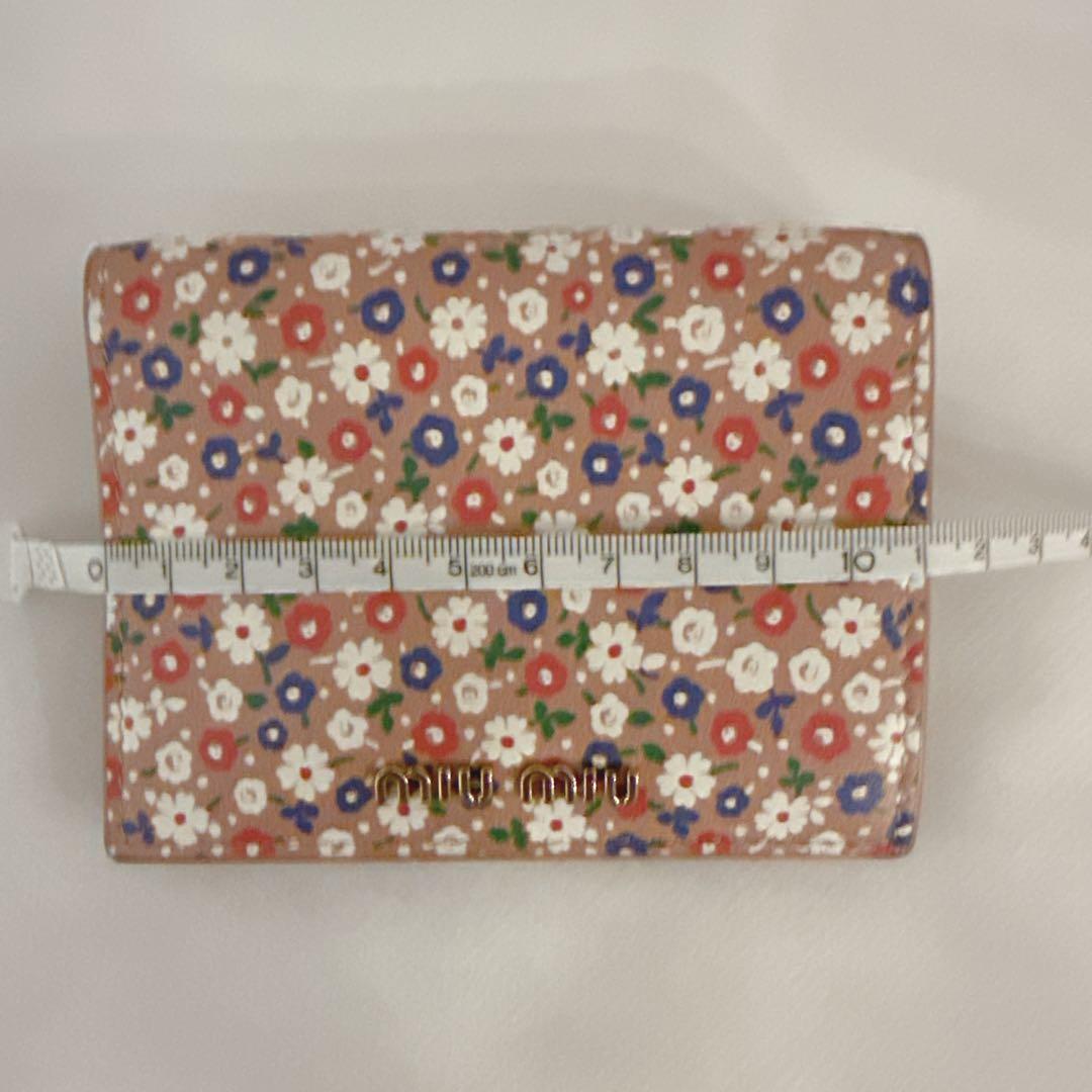 miu miu 小花柄二つ折り財布