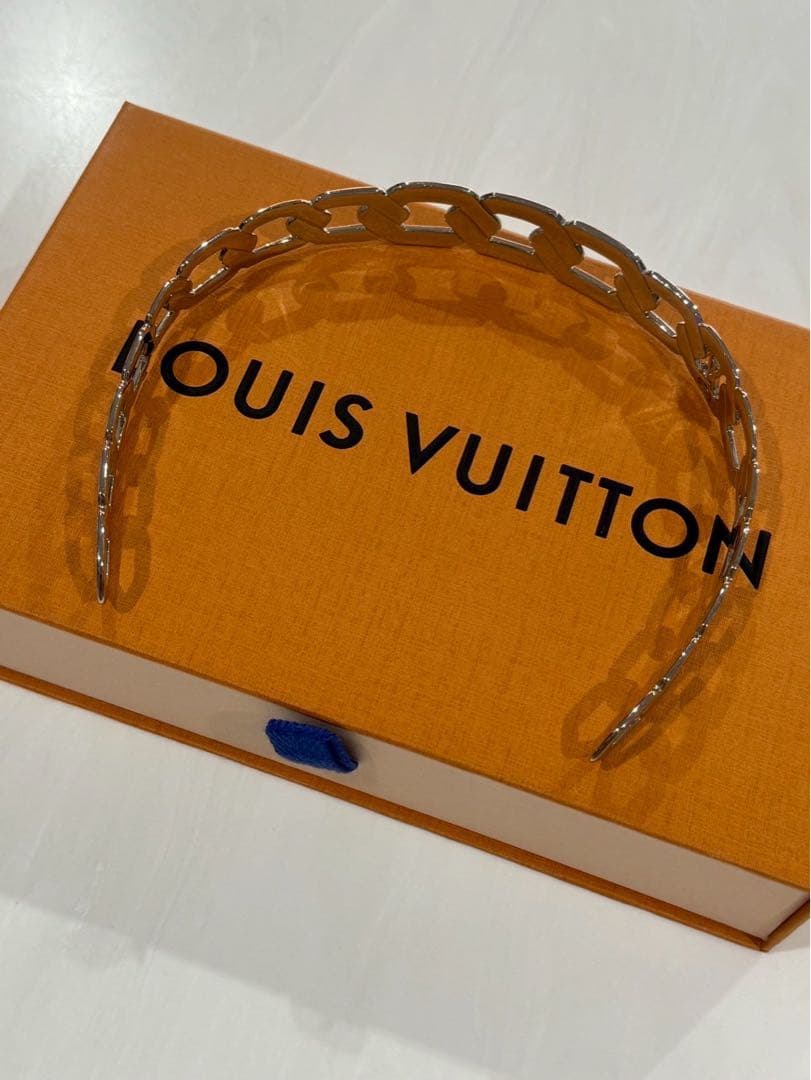 【美品】ルイヴィトン　LOUIS VUITTON カチューシャ
