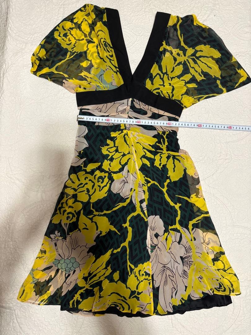 【DIANE von FURSTENBERG 】 花柄Vネック半袖ワンピース