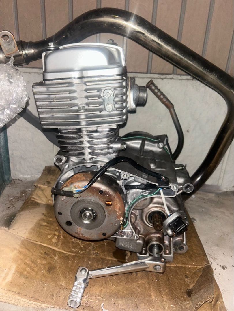 エイプ50 エンジン 80CC 足回りのギアチェンペダル込です
