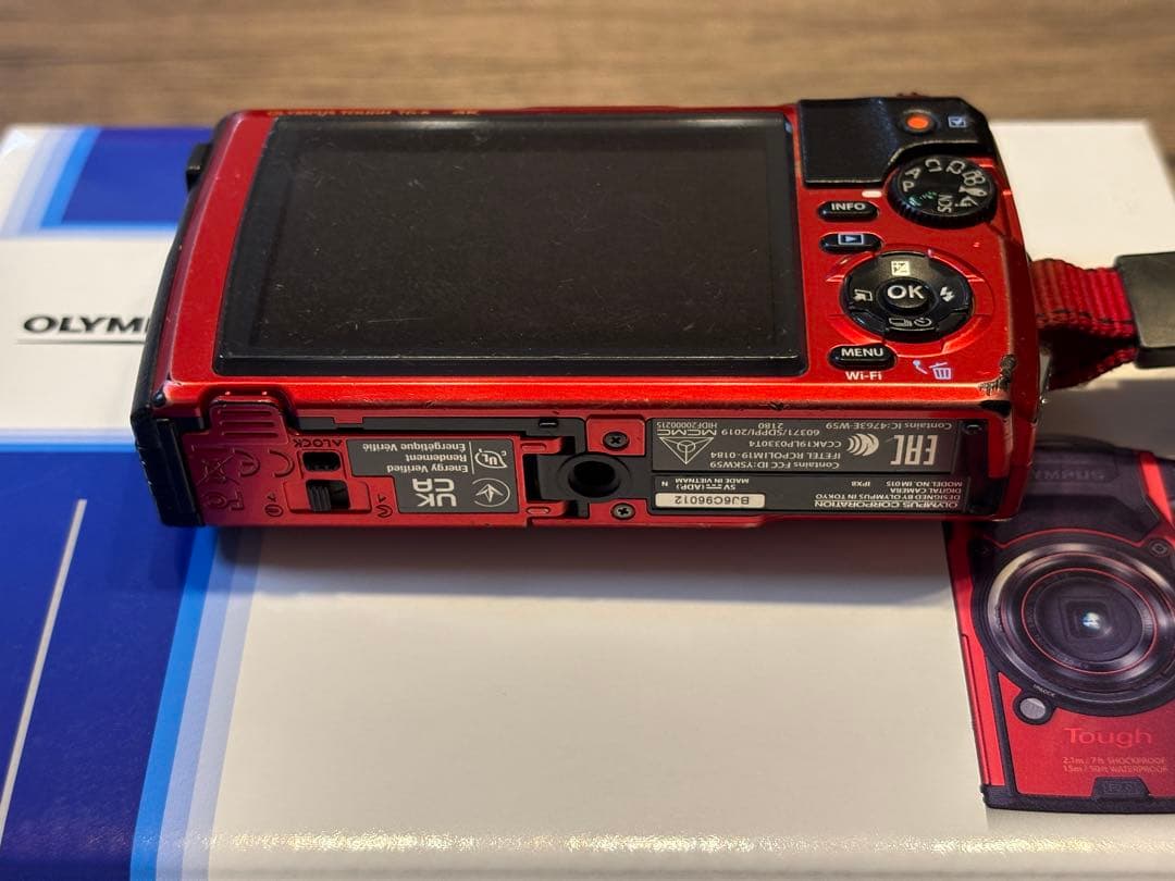 OLYMPUS Tough TG-6 レッド 本体と付属品