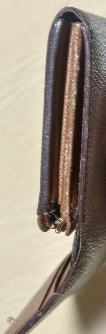 Louis Vuitton モノグラム 二つ折り財布、外側は大丈夫です