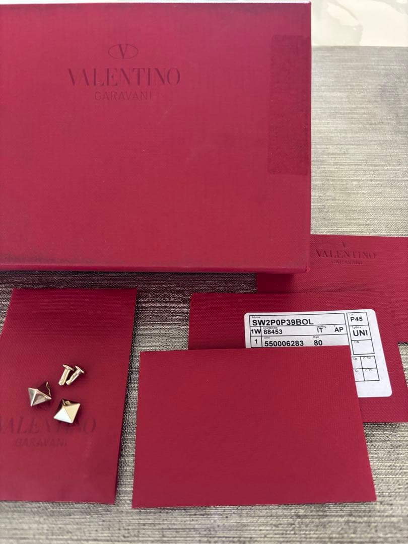 VALENTINO スタッズ付き二つ折り財布