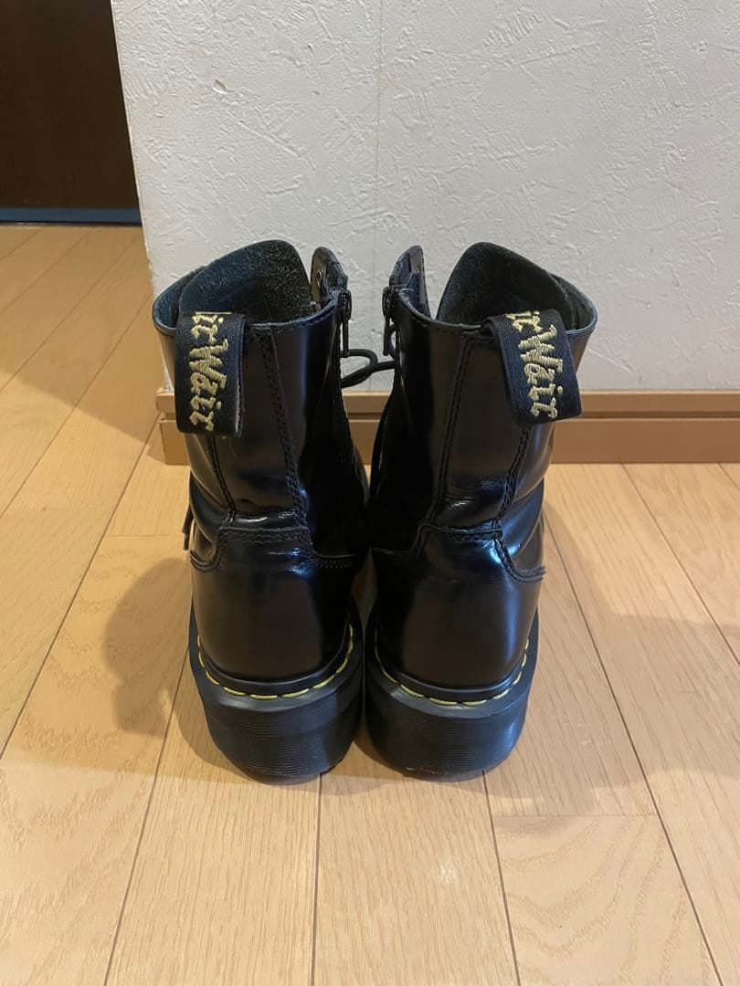 Dr.Martens Jadon 8ホールブーツ