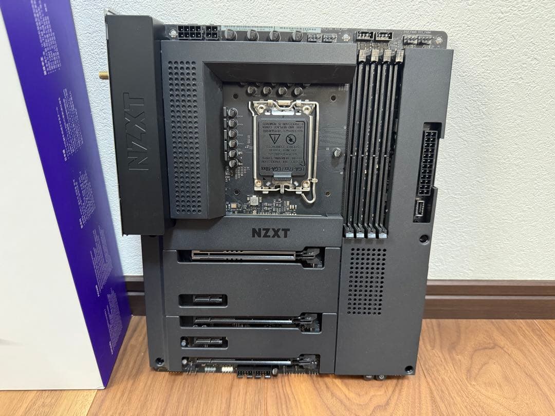 NZXT N7 Z690 ATXマザーボード N7-Z69XT-B1