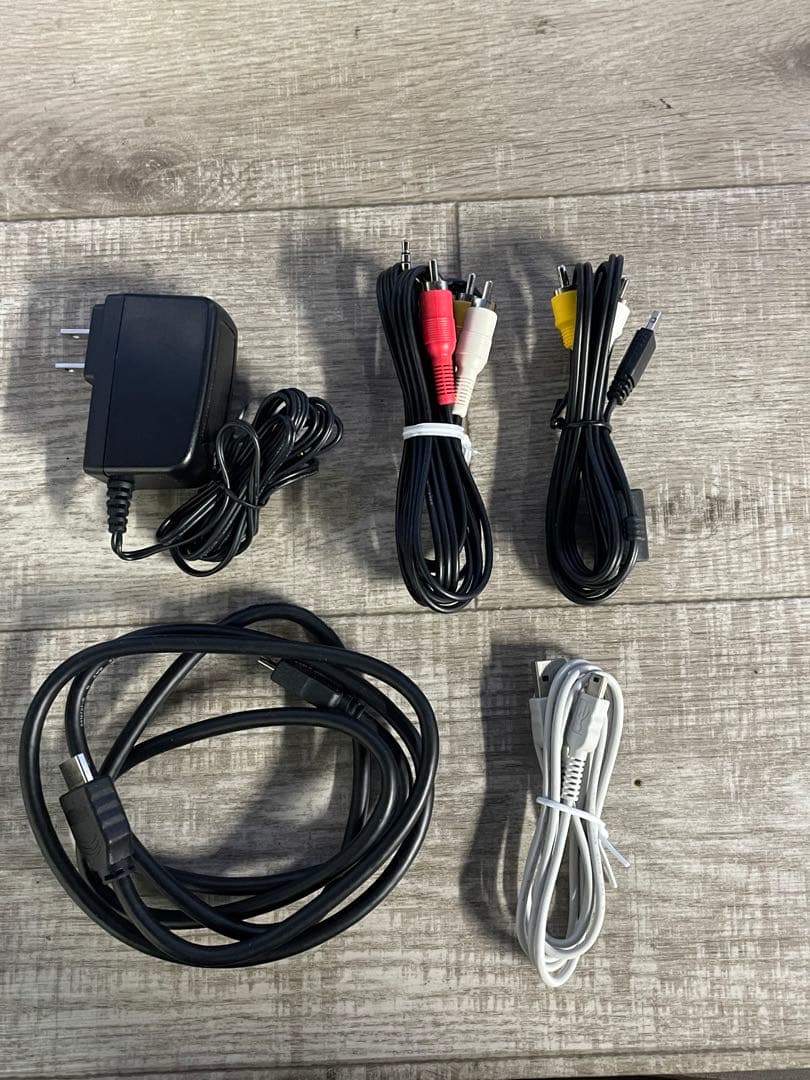 【美品】JVC ビデオカメラ EVERIO GZ-HM690 予備バッテリー付