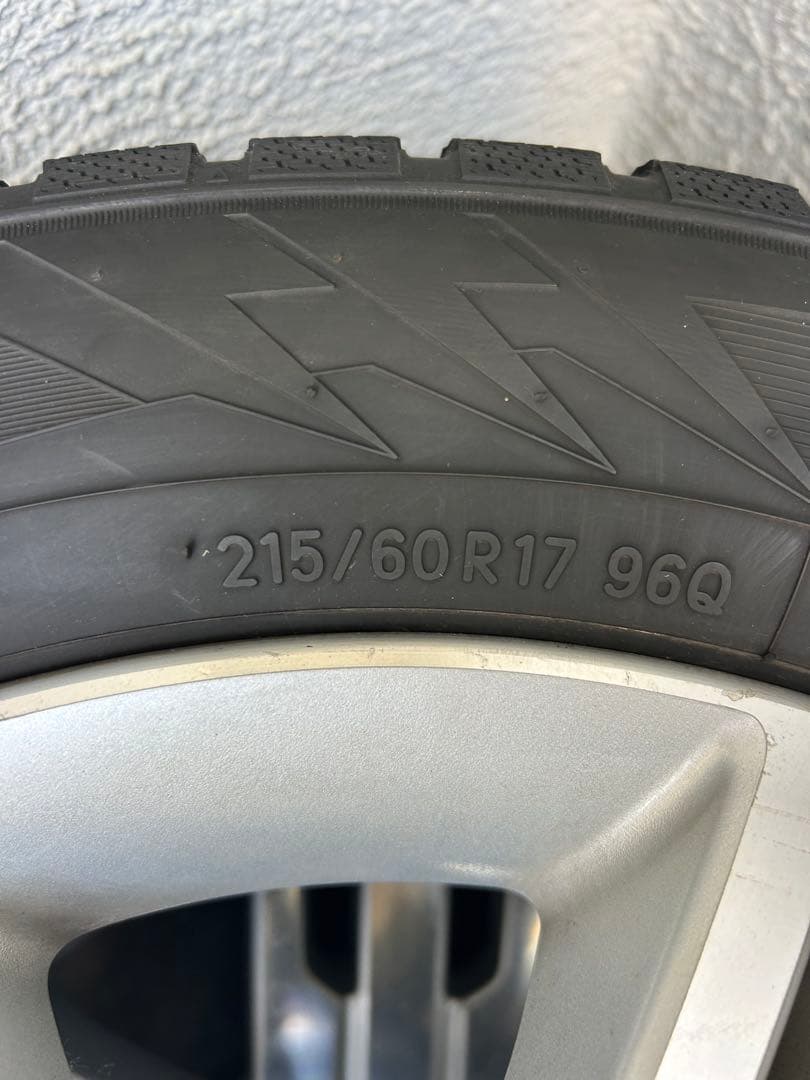 215/60R17 17インチ スタッドレスタイヤアルミ付き　エクストレイル