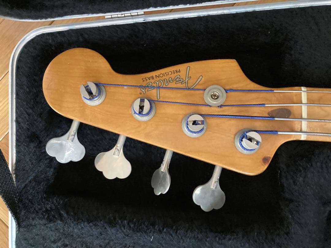 Fender Precision Bass ROADWORN ハードケース付き
