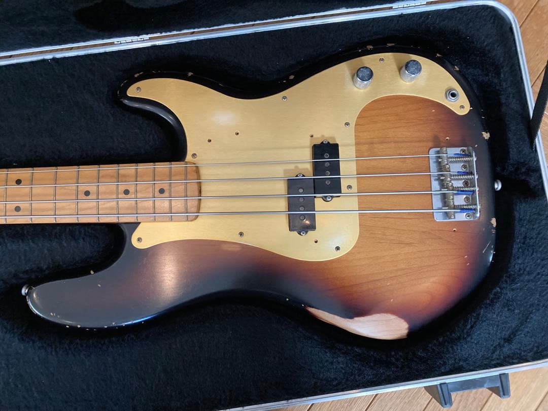 Fender Precision Bass ROADWORN ハードケース付き