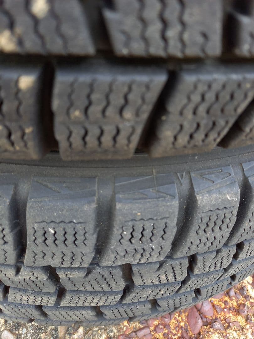 スタッドレスタイヤ&ホイール４本セット　アクアなど 175/65R15ダンロップ