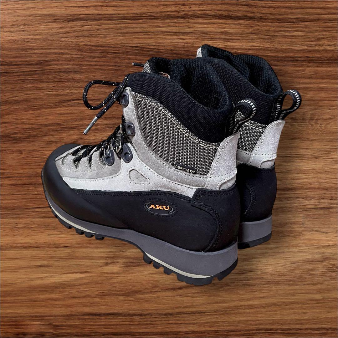 未使用級✨AKU トレッキングブーツ ゴアテックス　ビブラム 登山 ゴープコア