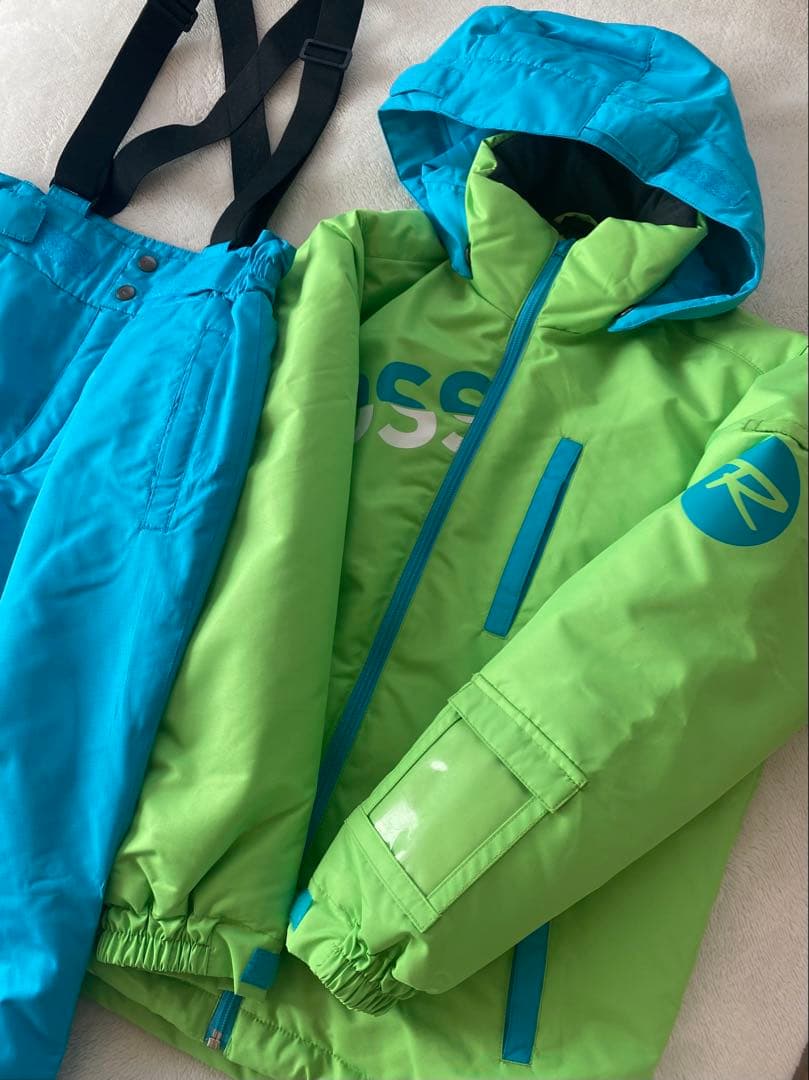超美品☆ロシニョール子ども用スキーウェア 上下セット