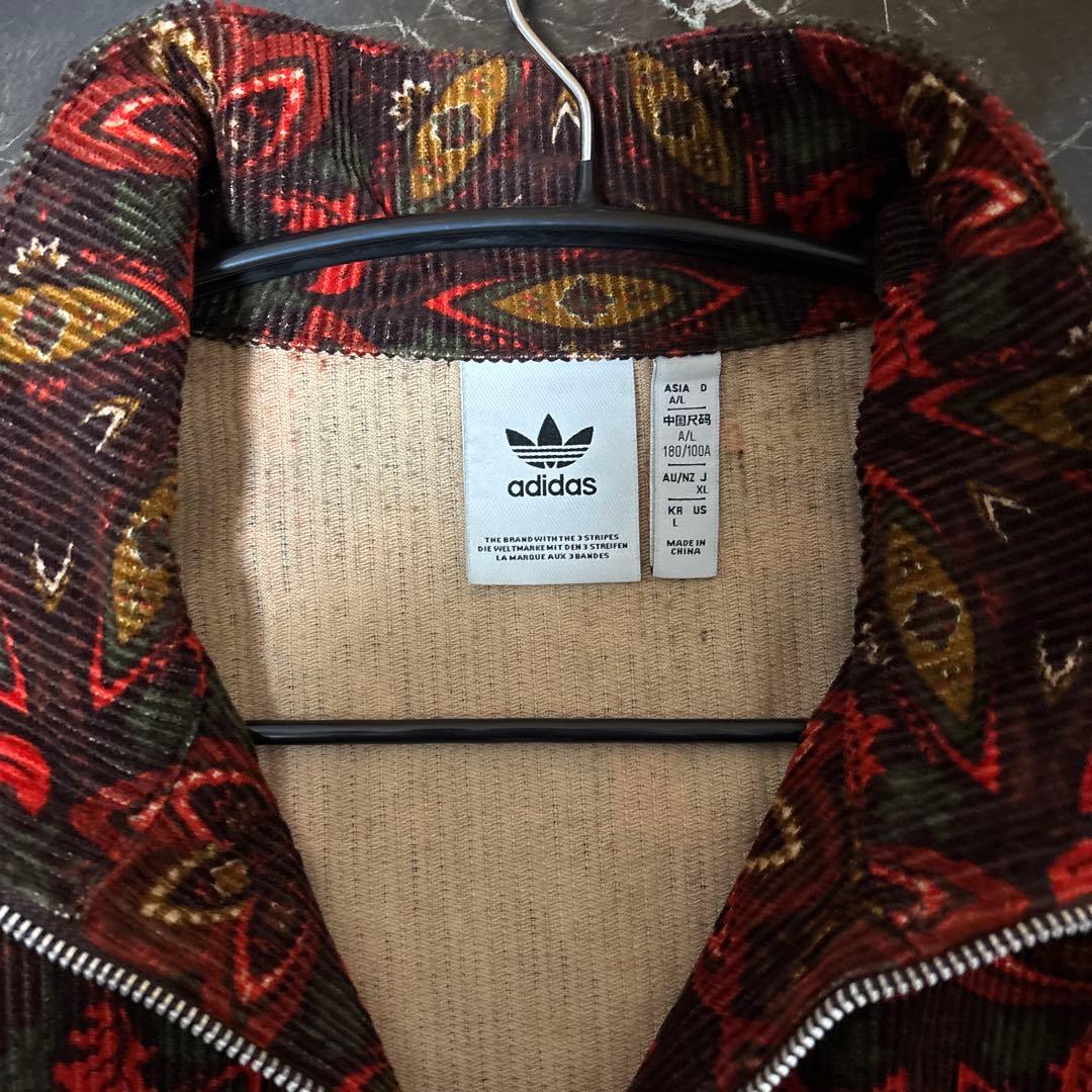 adidas 花柄ジャージ