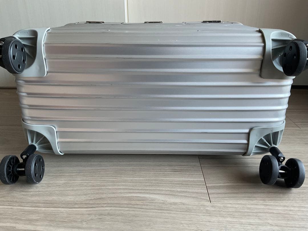 絶*代様 リモワ パイロット 4輪 932.51 37L